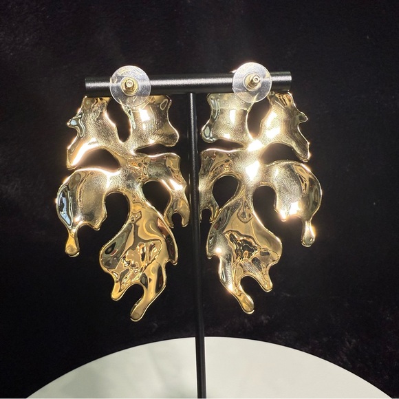 Brand New Kendra Scott Savannah Gold Statement Earrings in Pink Enamel - Picture 10 of 13